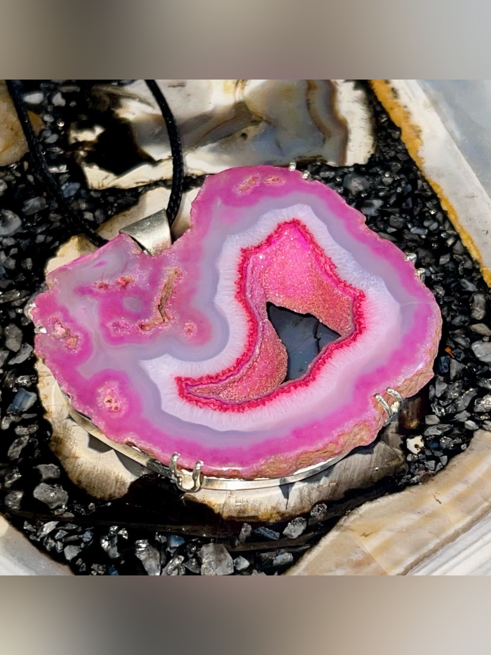 Jumbo Vibrant Pink Agate Geode Slice Drusy  Pendant 2 1/4”x2 1/4” - Picture 11 of 17